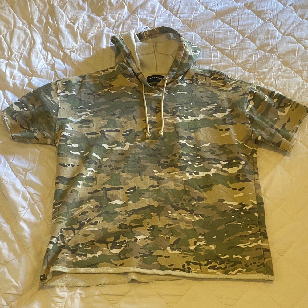 Pacsun Short Sleeve Camo Hoodie
